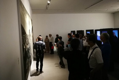 我校举办“见证现实--老工业基地及三线建设摄影作品展”上海站巡展暨研讨会